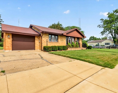 1920 Langley Avenue - Photo Thumbnail 2