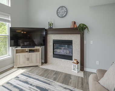 5824 Tradewind Drive - Photo Thumbnail 3