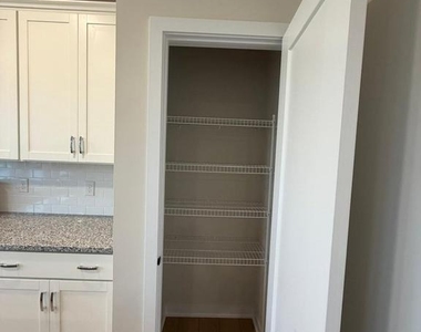 375 Aspen Way - Photo Thumbnail 11