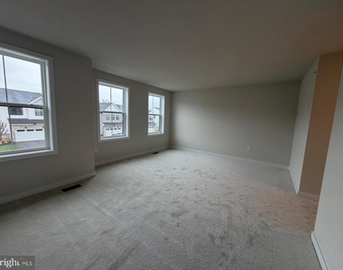 375 Aspen Way - Photo Thumbnail 23