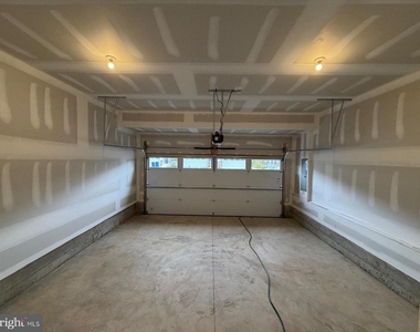 375 Aspen Way - Photo Thumbnail 21