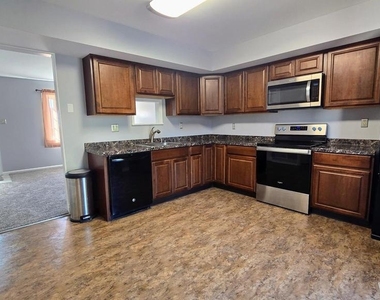 508 N Valley Forge Road - Photo Thumbnail 7