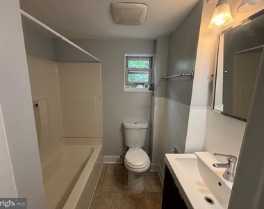 924 Jackson Street - Photo Thumbnail 6
