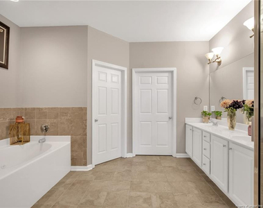 625 Marshtree Lane - Photo Thumbnail 20