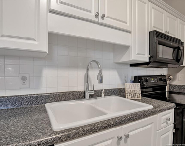 625 Marshtree Lane - Photo Thumbnail 16