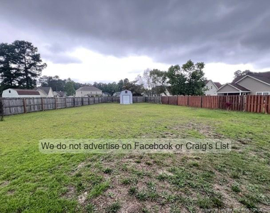 2826 Aristocrat Lane - Photo Thumbnail 15