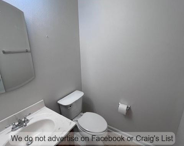 2826 Aristocrat Lane - Photo Thumbnail 7
