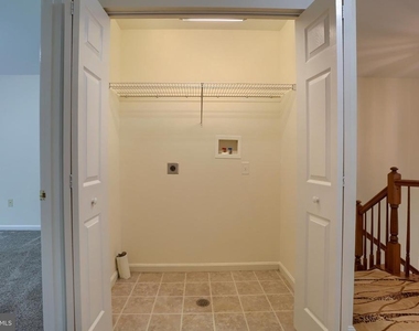 453 Waverly Woods Drive - Photo Thumbnail 18