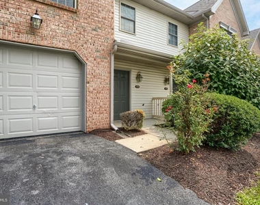 453 Waverly Woods Drive - Photo Thumbnail 3