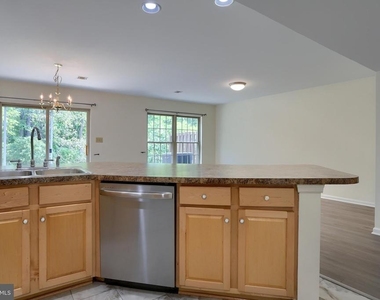 453 Waverly Woods Drive - Photo Thumbnail 10