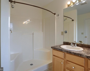 453 Waverly Woods Drive - Photo Thumbnail 23
