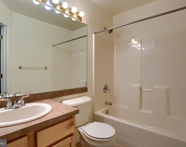 453 Waverly Woods Drive - Photo Thumbnail 28