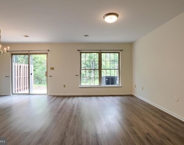 453 Waverly Woods Drive - Photo Thumbnail 13