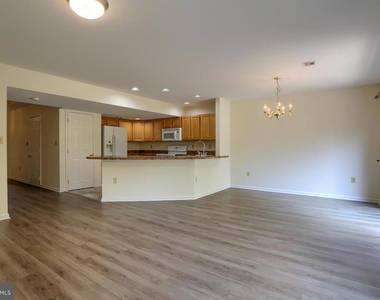 453 Waverly Woods Drive - Photo Thumbnail 11
