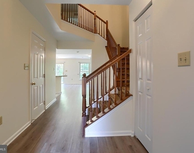 453 Waverly Woods Drive - Photo Thumbnail 5