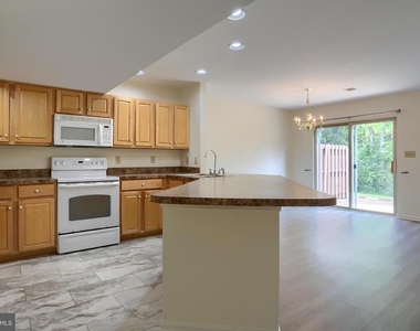 453 Waverly Woods Drive - Photo Thumbnail 8