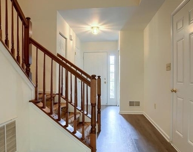 453 Waverly Woods Drive - Photo Thumbnail 7