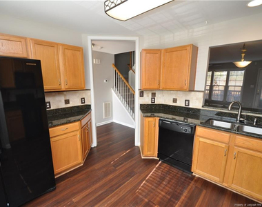 402 Knightsborough Way - Photo Thumbnail 4