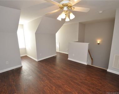 402 Knightsborough Way - Photo Thumbnail 30
