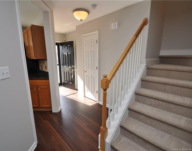 402 Knightsborough Way - Photo Thumbnail 16