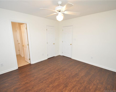 402 Knightsborough Way - Photo Thumbnail 21