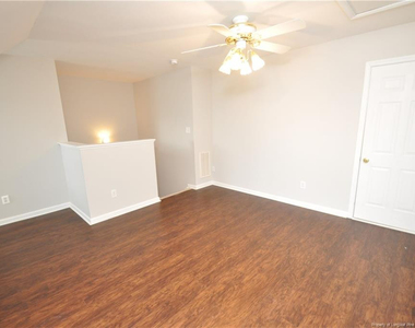 402 Knightsborough Way - Photo Thumbnail 33