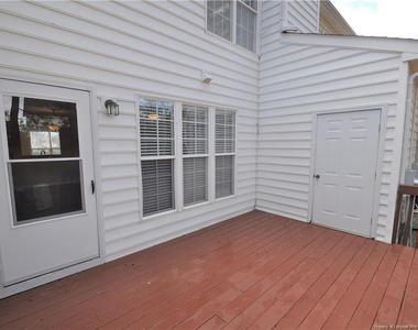 402 Knightsborough Way - Photo Thumbnail 36