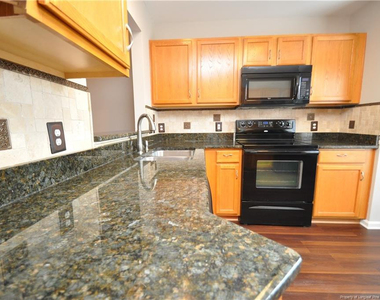 402 Knightsborough Way - Photo Thumbnail 7