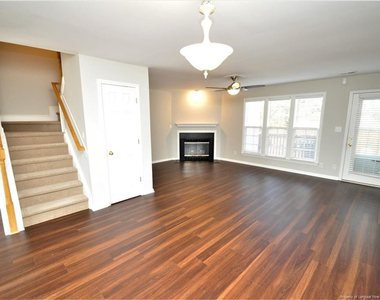 402 Knightsborough Way - Photo Thumbnail 10