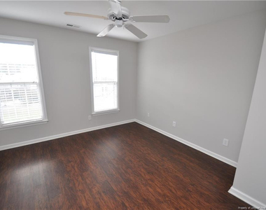 402 Knightsborough Way - Photo Thumbnail 25