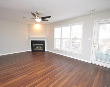 402 Knightsborough Way - Photo Thumbnail 12