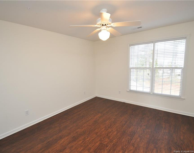 402 Knightsborough Way - Photo Thumbnail 18