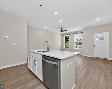 113 Abramo Victor Drive - Photo Thumbnail 8