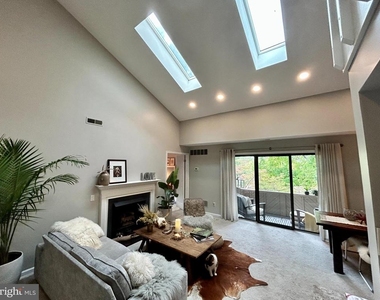 1709 Mountainview Drive - Photo Thumbnail 2