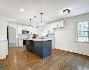 4928 Edgewood Road - Photo Thumbnail 13