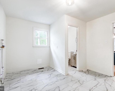 4928 Edgewood Road - Photo Thumbnail 14