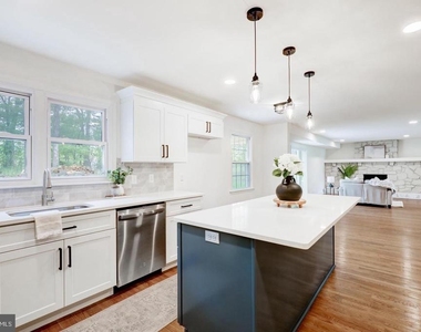 4928 Edgewood Road - Photo Thumbnail 11