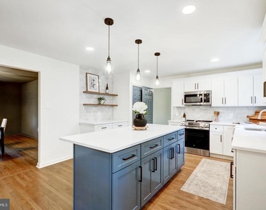 4928 Edgewood Road - Photo Thumbnail 8