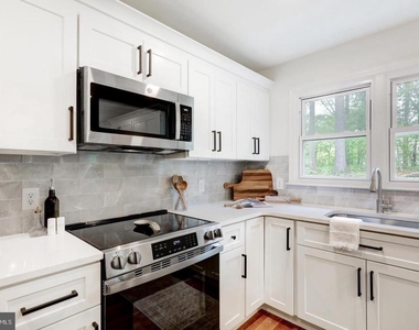4928 Edgewood Road - Photo Thumbnail 12