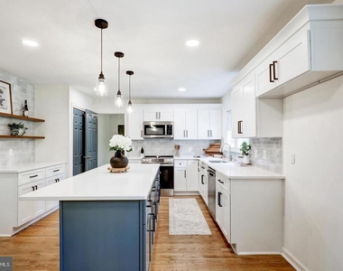 4928 Edgewood Road - Photo Thumbnail 7