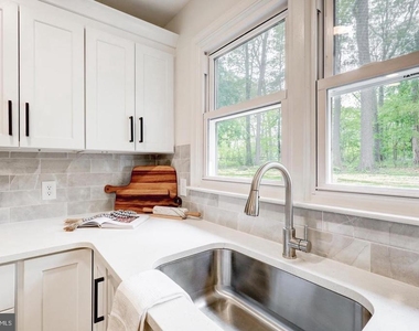 4928 Edgewood Road - Photo Thumbnail 10