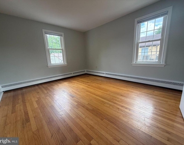 50 Walnut Ave - Photo Thumbnail 6