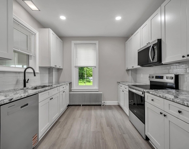 376 N Main Street - Photo Thumbnail 6