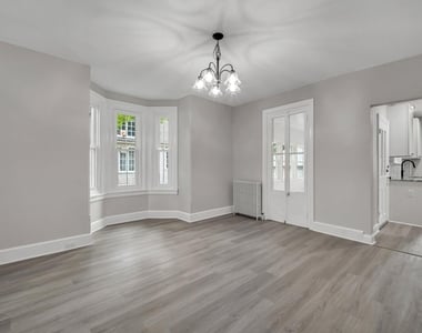 376 N Main Street - Photo Thumbnail 4