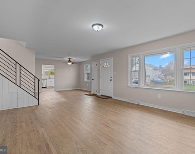 131 Kipling Drive - Photo Thumbnail 6