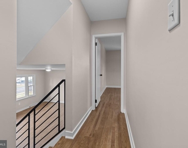131 Kipling Drive - Photo Thumbnail 18