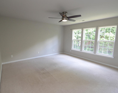 7400 Lagrange Drive - Photo Thumbnail 6