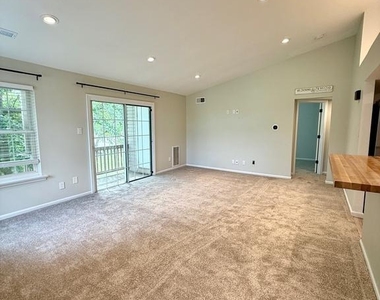 28022 Beacon Hill Drive - Photo Thumbnail 4
