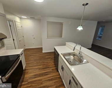 200 Hamilton Avenue - Photo Thumbnail 5