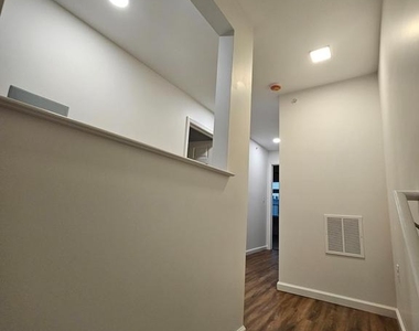 200 Hamilton Avenue - Photo Thumbnail 9
